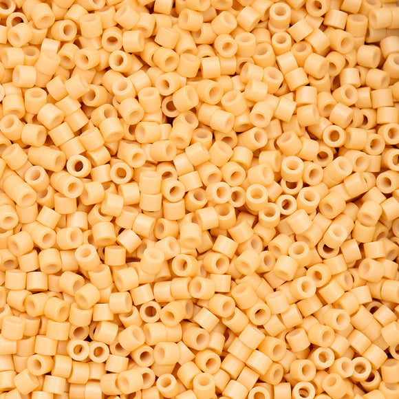 Cylin 11/0 Opaque Toasted Almond